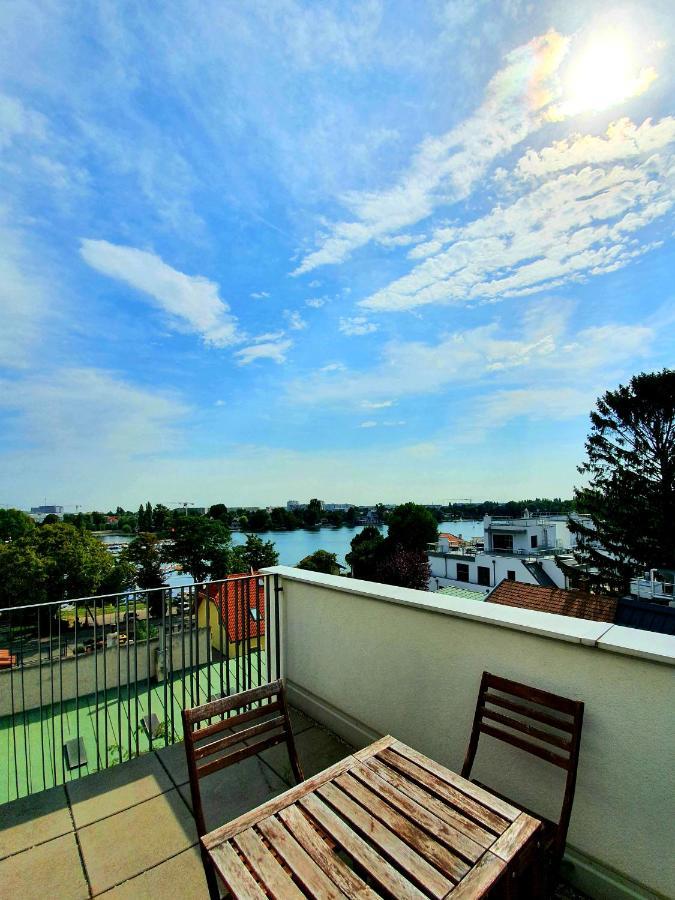 Near Lake Two Bedroom Fully Furnished Apartment Виена Екстериор снимка
